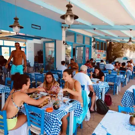 Dodo's Perivolos Perivolos (Santorini)
