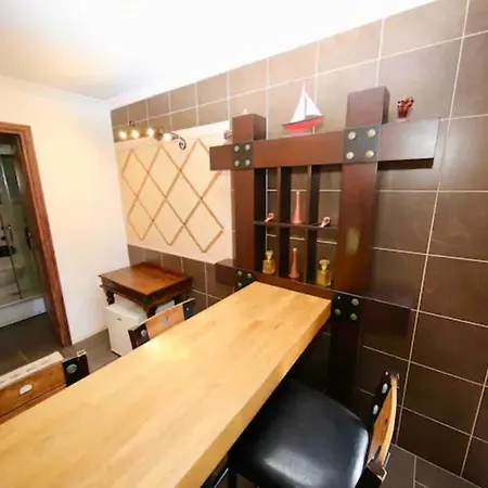 Dodo's Perivolos Hotel 3*